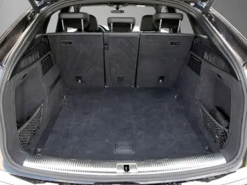 AUDI Q5 Sportback 40 TDI S line 18