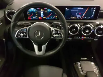 MERCEDES BENZ A 200 d 8G-Style PANO Beam LEASING