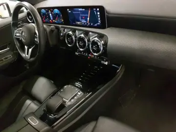 MERCEDES BENZ A 200 d 8G-Style PANO Beam LEASING