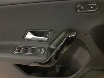 MERCEDES BENZ A 200 d 8G-Style PANO Beam LEASING