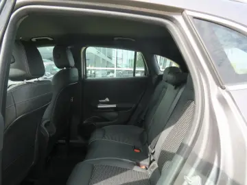 MERCEDES BENZ GLA 200 Progressive Multibeam LEASING
