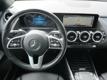 MERCEDES BENZ GLA 200 Progressive Multibeam LEASING
