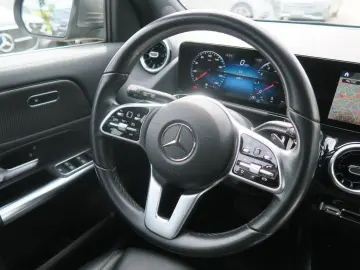 MERCEDES BENZ GLA 200 Progressive Multibeam LEASING