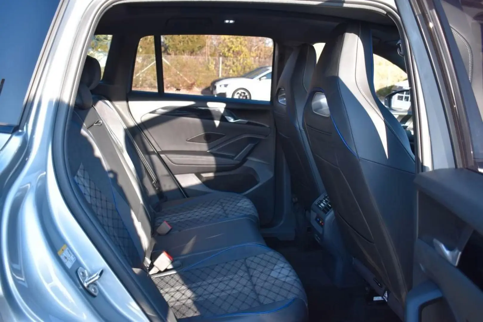 VOLKSWAGEN Tiguan TDi DSG 4M R-LINE BlackStyle IQ.Light
