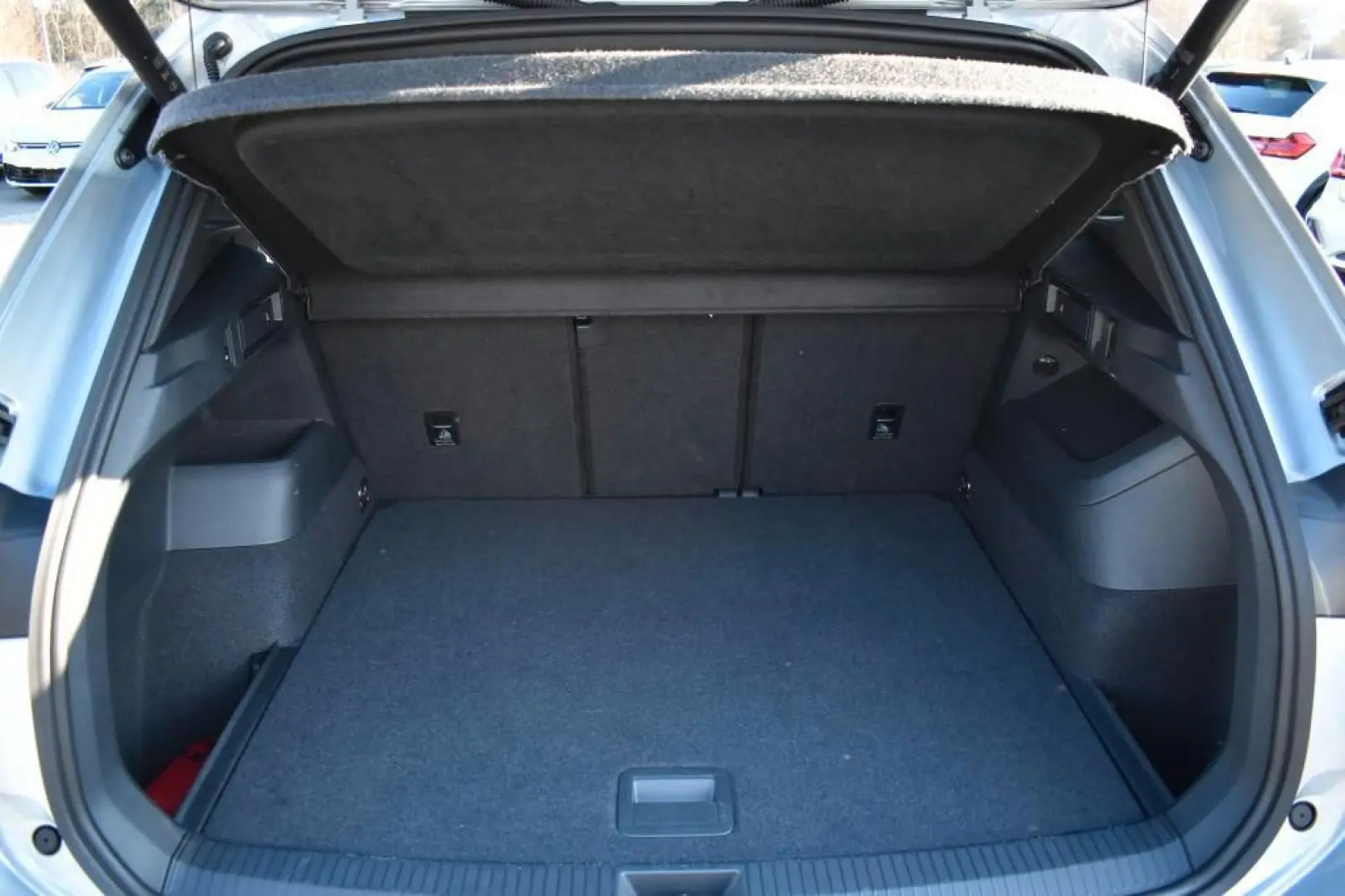 VOLKSWAGEN Tiguan TDi DSG 4M R-LINE BlackStyle IQ.Light