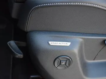 VOLKSWAGEN Tiguan TDi DSG 4M R-LINE BlackStyle IQ.Light