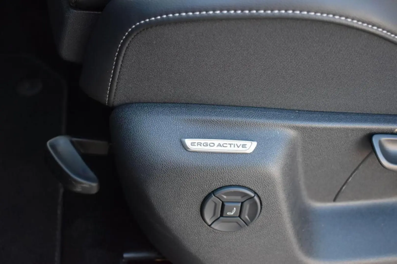 VOLKSWAGEN Tiguan TDi DSG 4M R-LINE BlackStyle IQ.Light