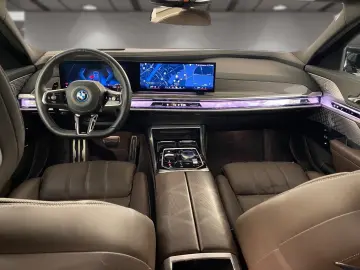 M760e xDrive Bowers & Wilkins Executive Paket Sk