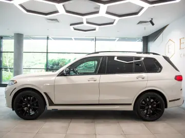 BMW X7 M50i V8 xDrive Steptronic