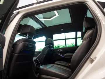 BMW X7 M50i V8 xDrive Steptronic