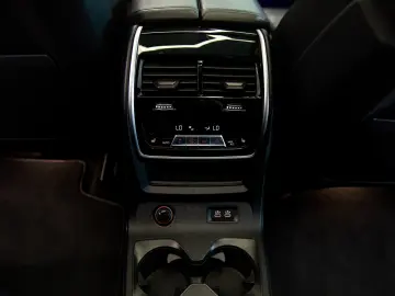 BMW X7 M50i V8 xDrive Steptronic