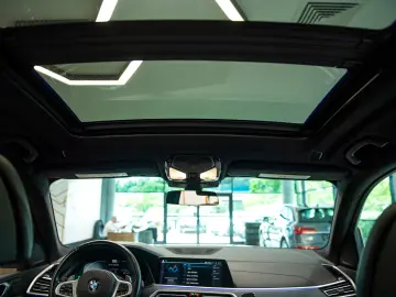 BMW X7 M50i V8 xDrive Steptronic