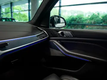 BMW X7 M50i V8 xDrive Steptronic