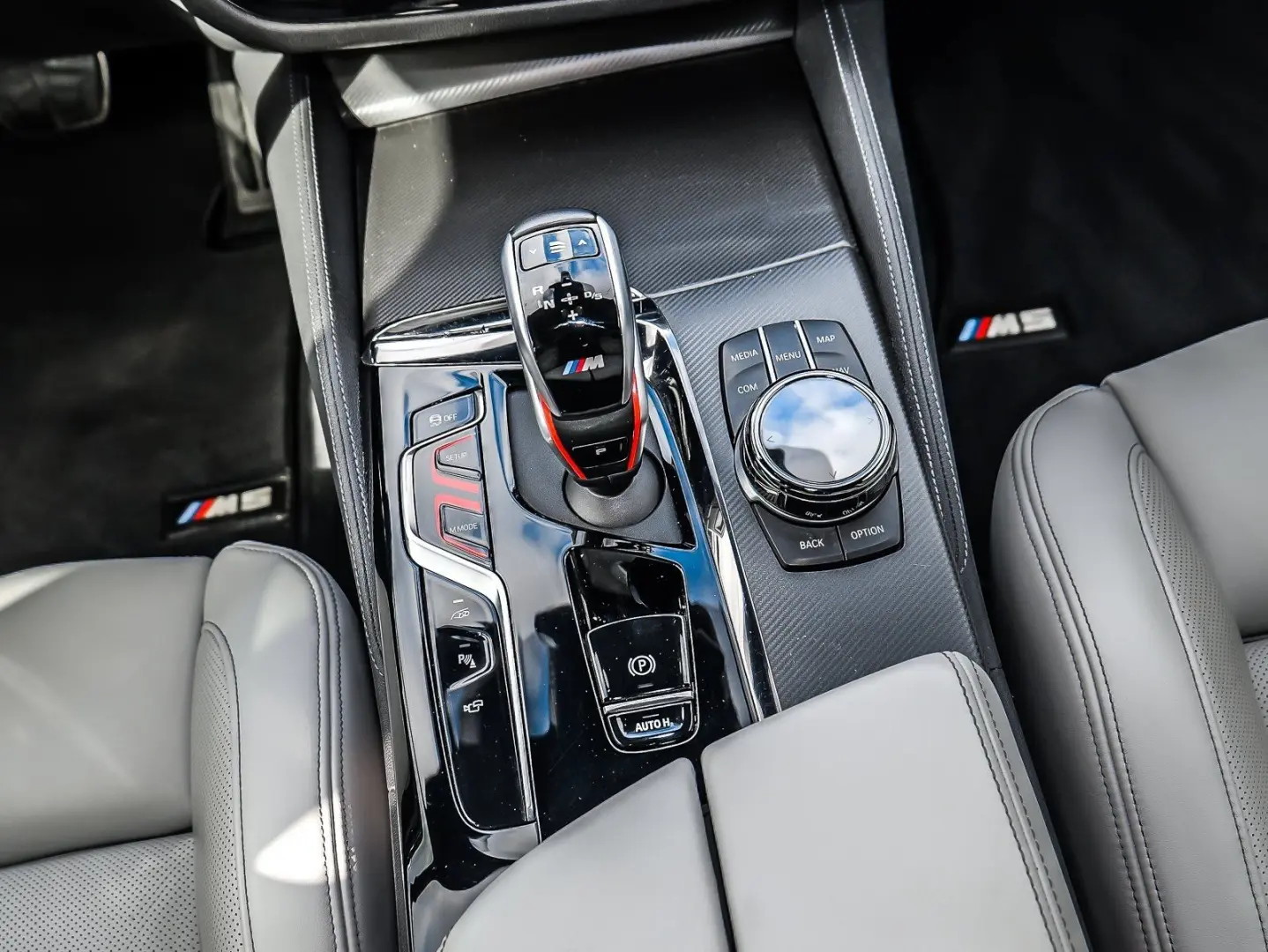 M5 Limousine Competition M Drivers P. LC Prof. L