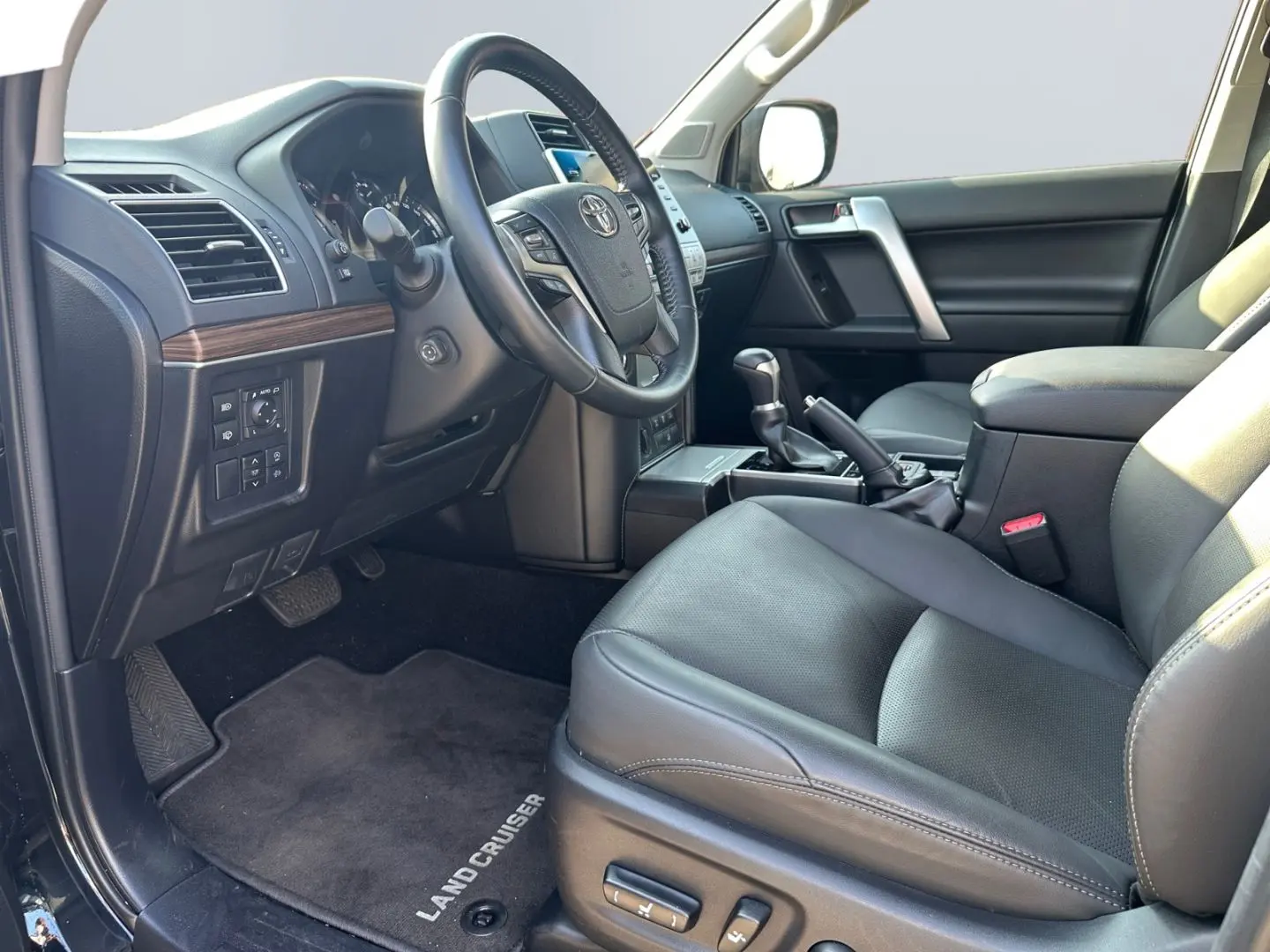 Land Cruiser 2.8 D-4D Automatik Executive *AHK*