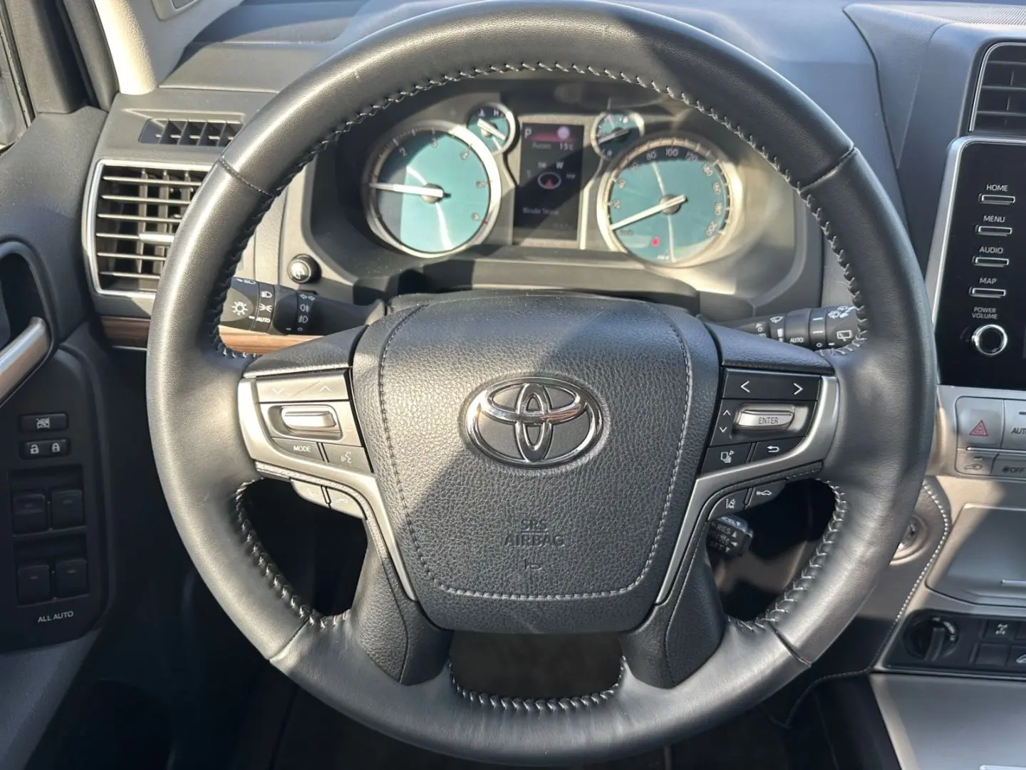 Land Cruiser 2.8 D-4D Automatik Executive *AHK*