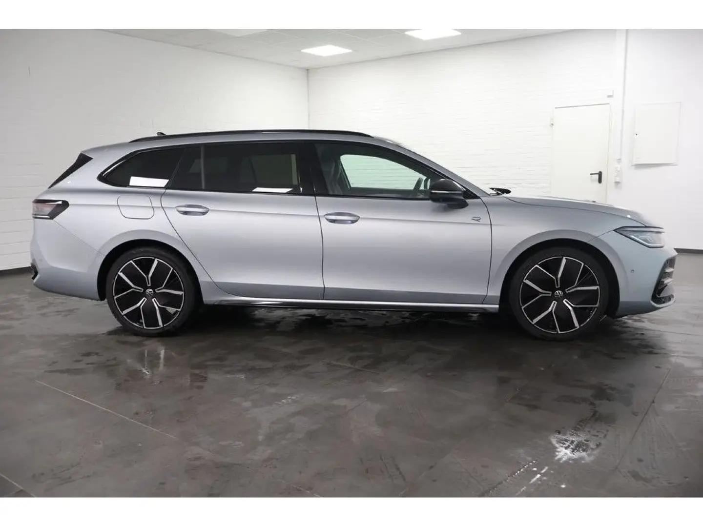 Passat Variant 2.0 TDI R-Line DSG,Matrix,AHK,HUD