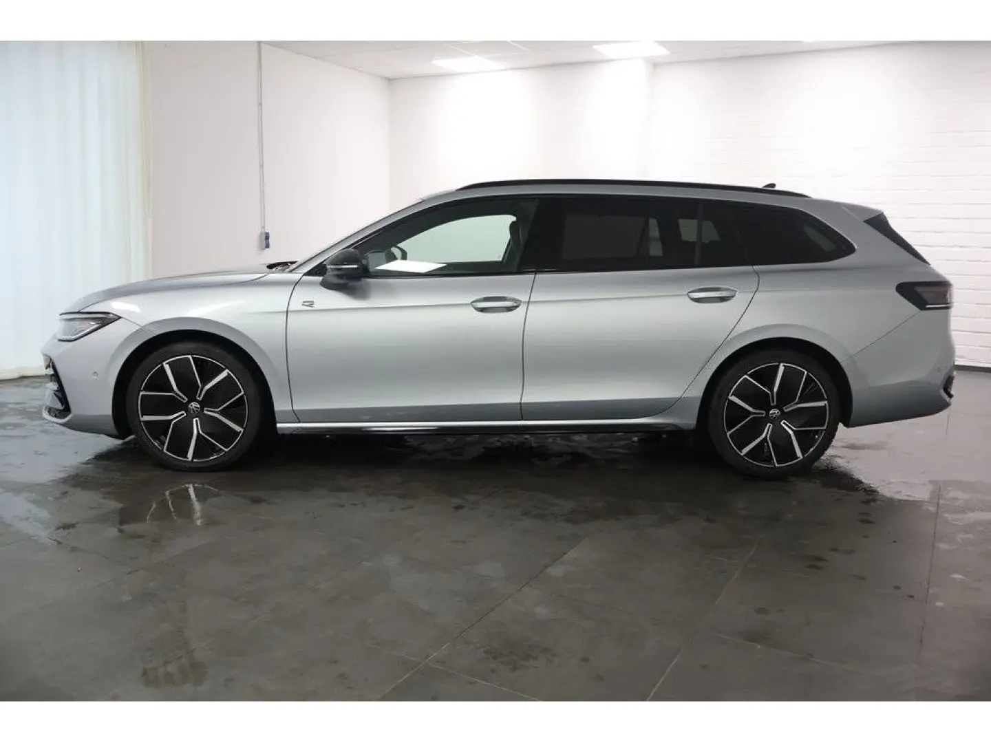 Passat Variant 2.0 TDI R-Line DSG,Matrix,AHK,HUD