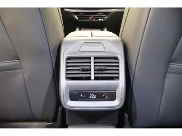 Passat Variant 2.0 TDI R-Line DSG,Matrix,AHK,HUD