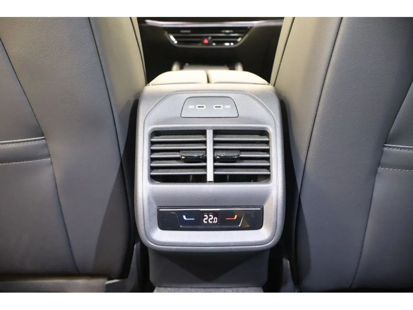 Passat Variant 2.0 TDI R-Line DSG,Matrix,AHK,HUD