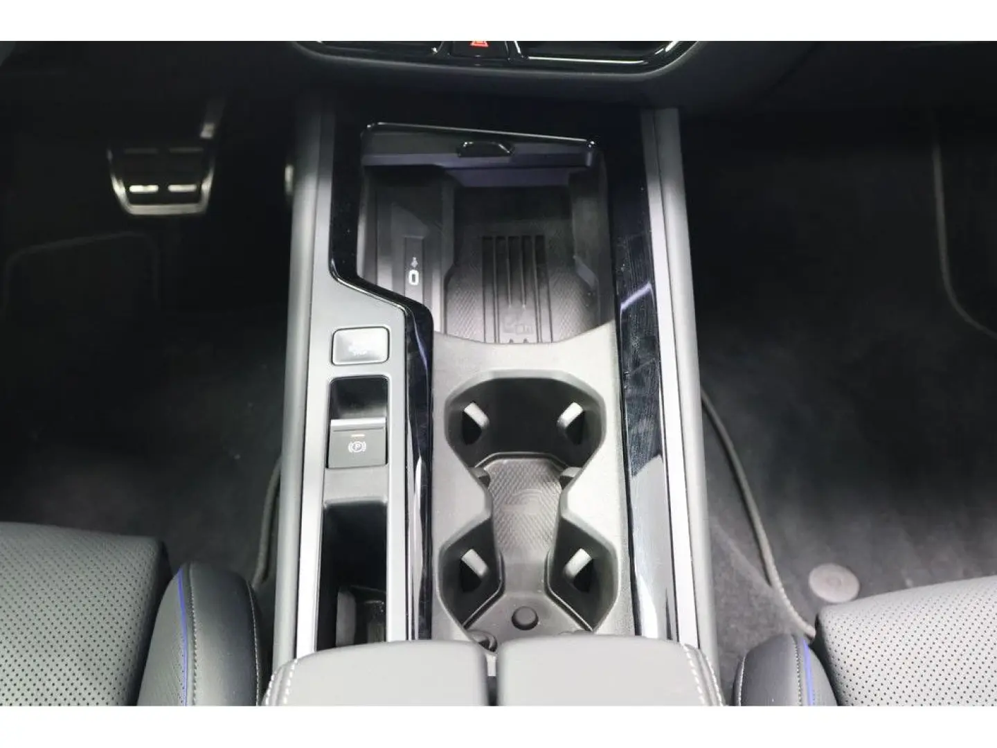 Passat Variant 2.0 TDI R-line DSG,Navi, Matrix,A