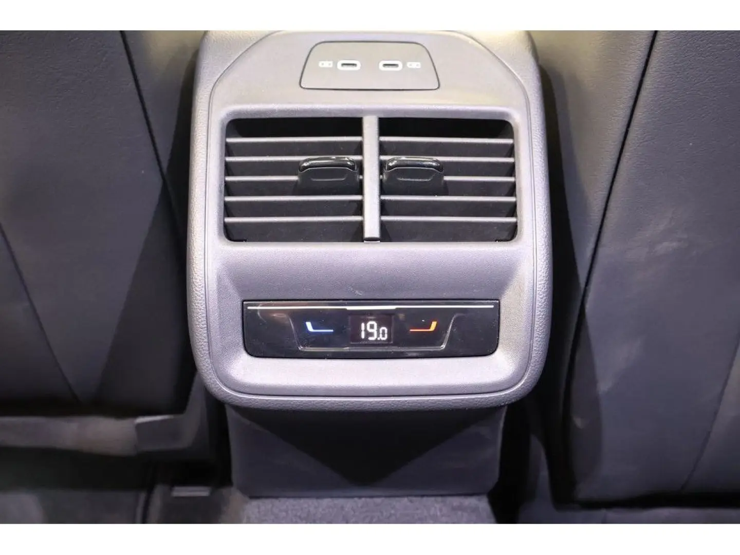 Passat Variant 2.0 TDI R-line DSG,Navi, Matrix,A