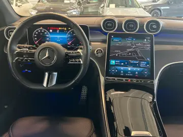 GLC 200 4M AMG AHK Pano 19 Zoll WinterP LED RüCa