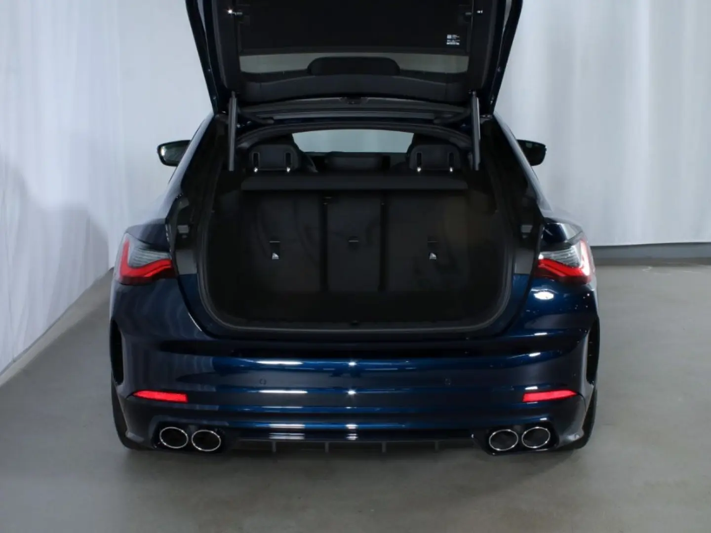 B4 Gran Coupe Allrad 301 km/h Harman Laserlicht
