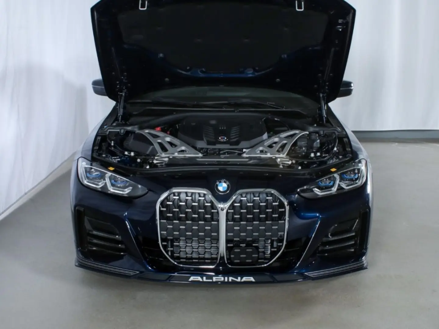B4 Gran Coupe Allrad 301 km/h Harman Laserlicht