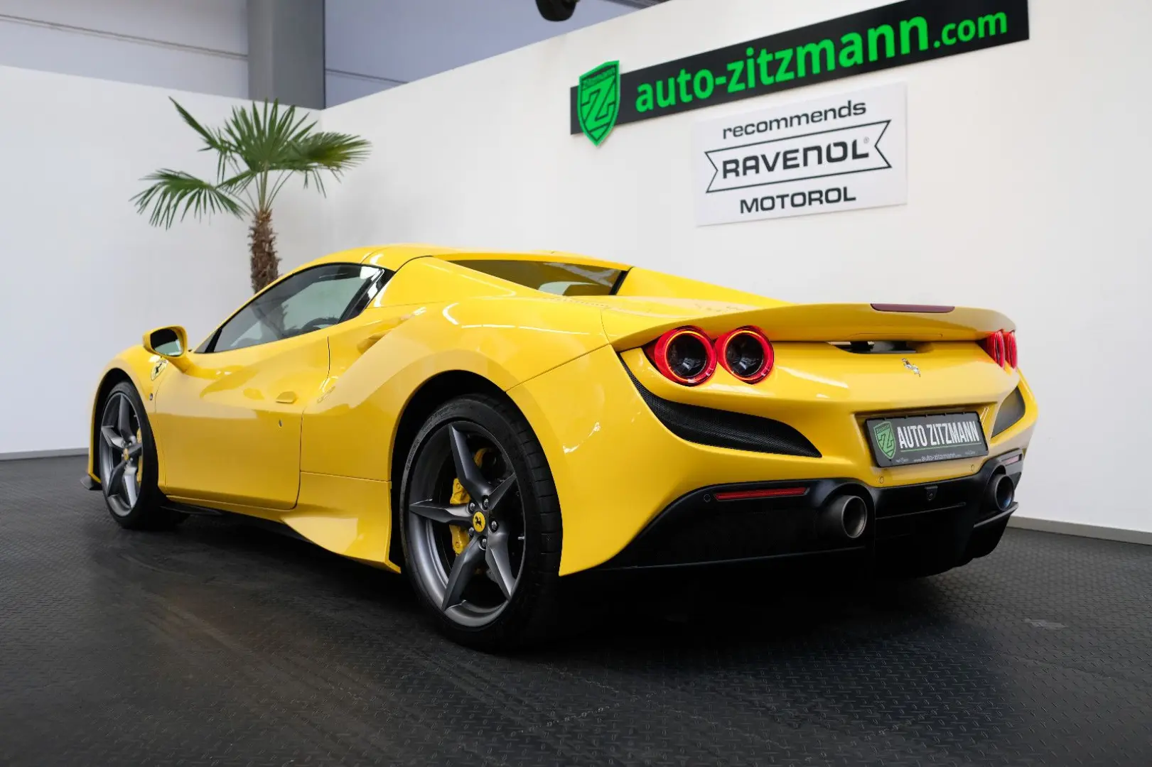 F8 Spider/CARBON/LIFT/PASS.DISPL/RACINGSEATS/JBL
