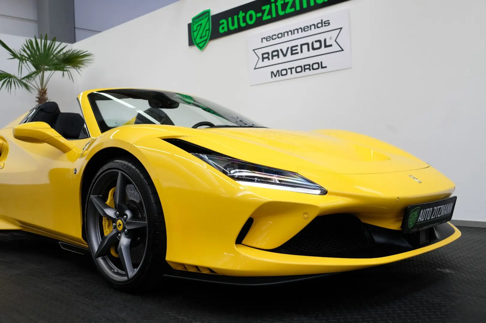 F8 Spider/CARBON/LIFT/PASS.DISPL/RACINGSEATS/JBL