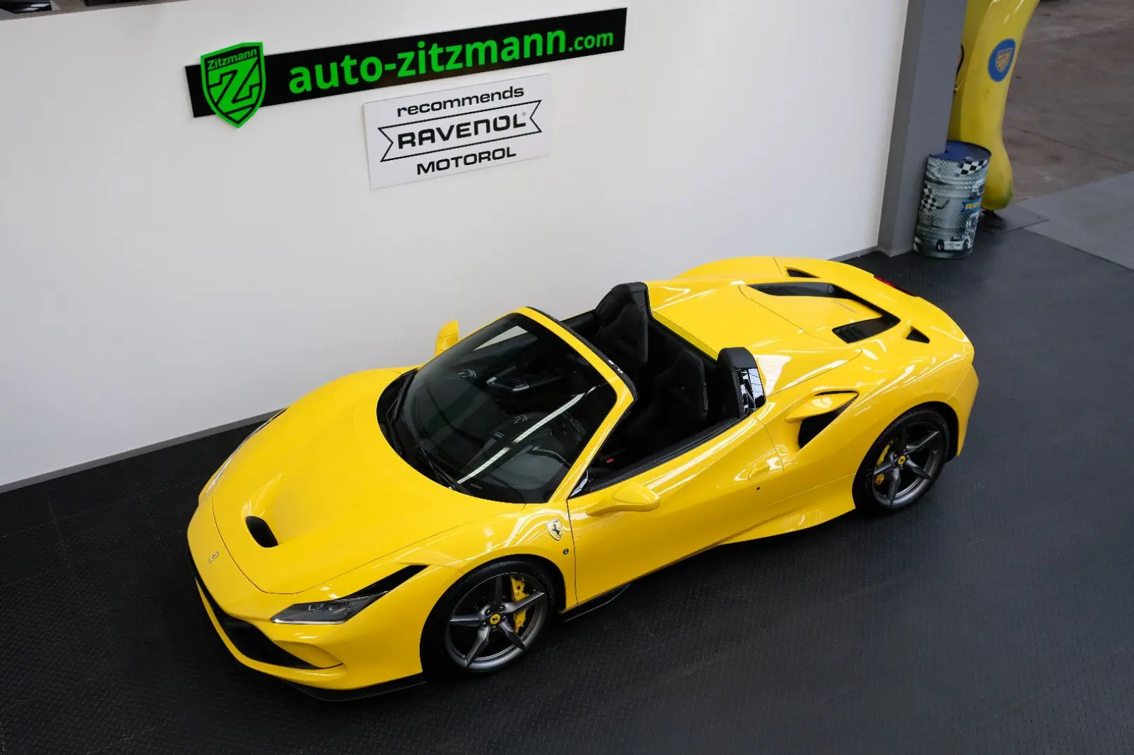 F8 Spider/CARBON/LIFT/PASS.DISPL/RACINGSEATS/JBL