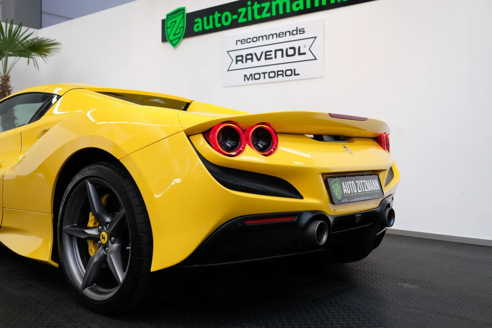 F8 Spider/CARBON/LIFT/PASS.DISPL/RACINGSEATS/JBL