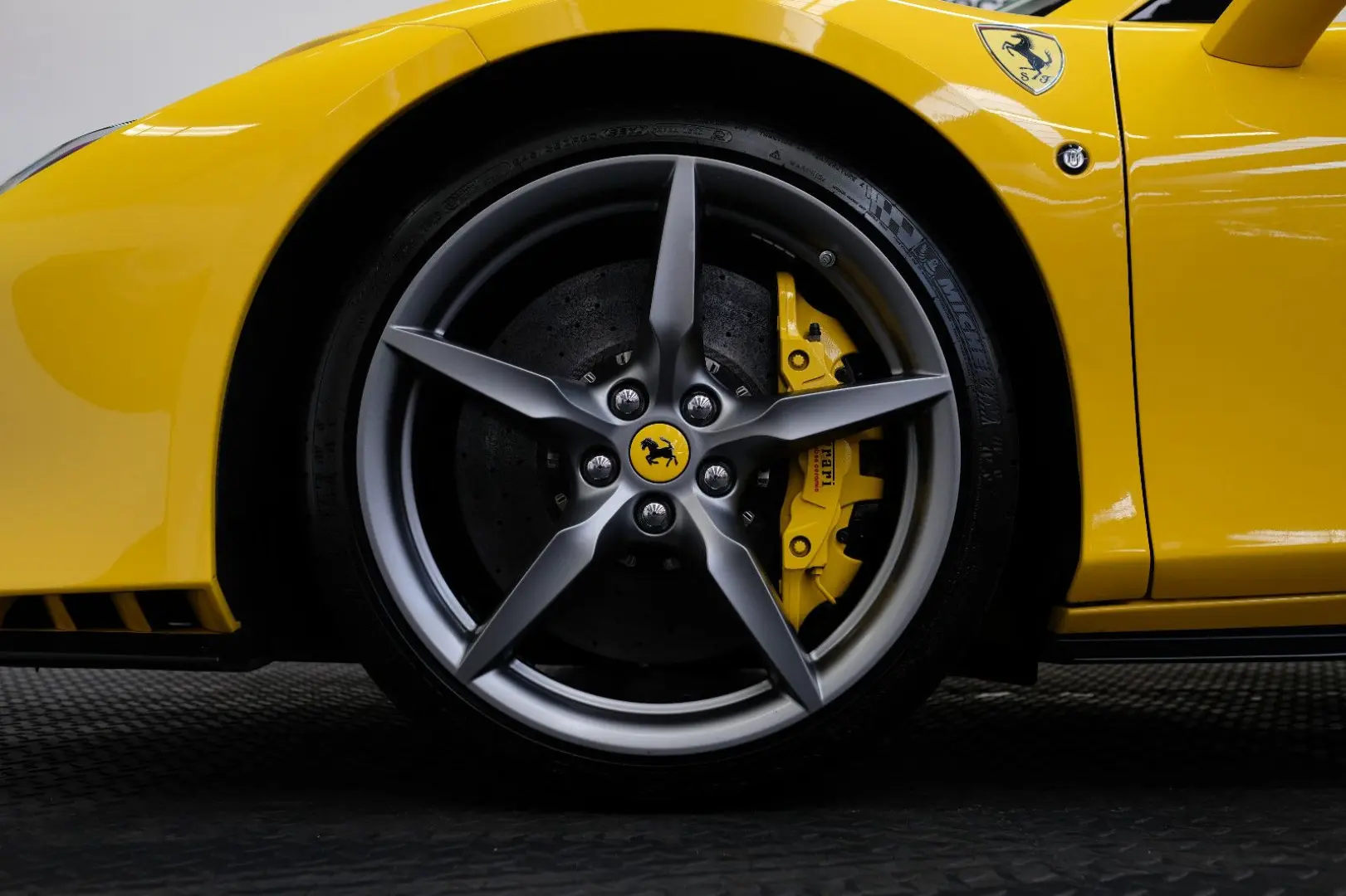 F8 Spider/CARBON/LIFT/PASS.DISPL/RACINGSEATS/JBL