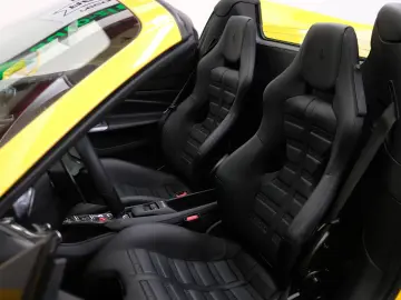 F8 Spider/CARBON/LIFT/PASS.DISPL/RACINGSEATS/JBL