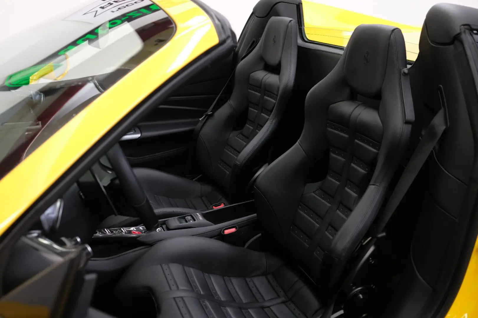 F8 Spider/CARBON/LIFT/PASS.DISPL/RACINGSEATS/JBL