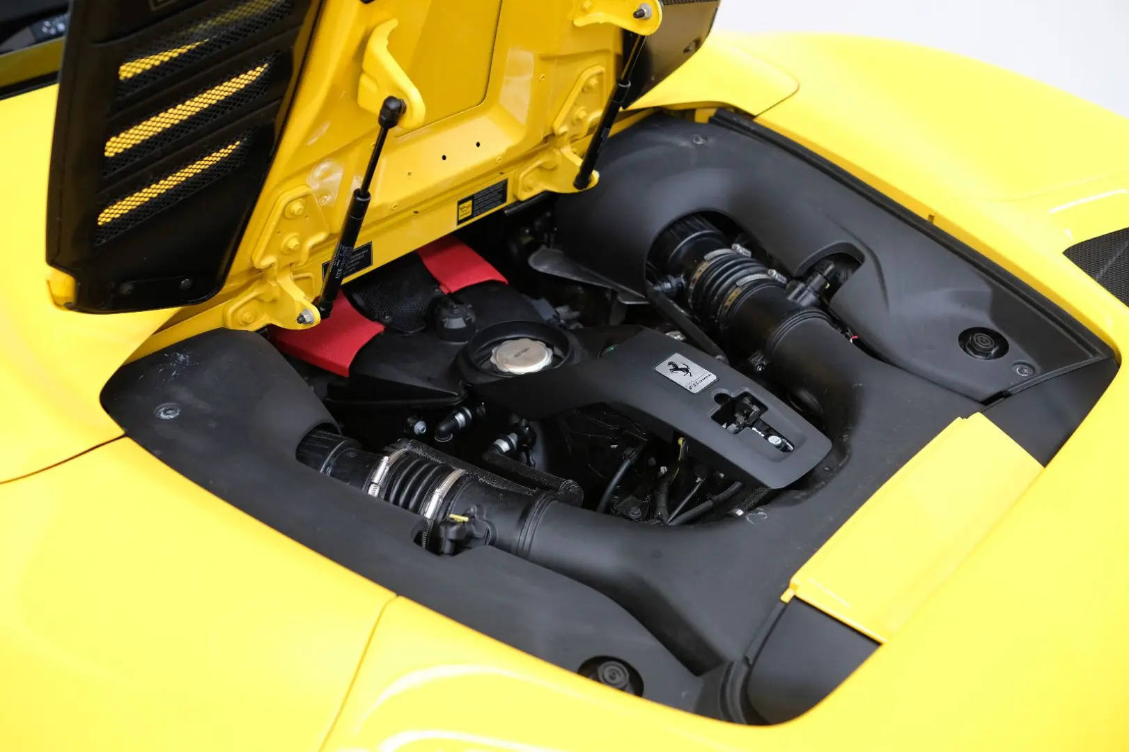 F8 Spider/CARBON/LIFT/PASS.DISPL/RACINGSEATS/JBL