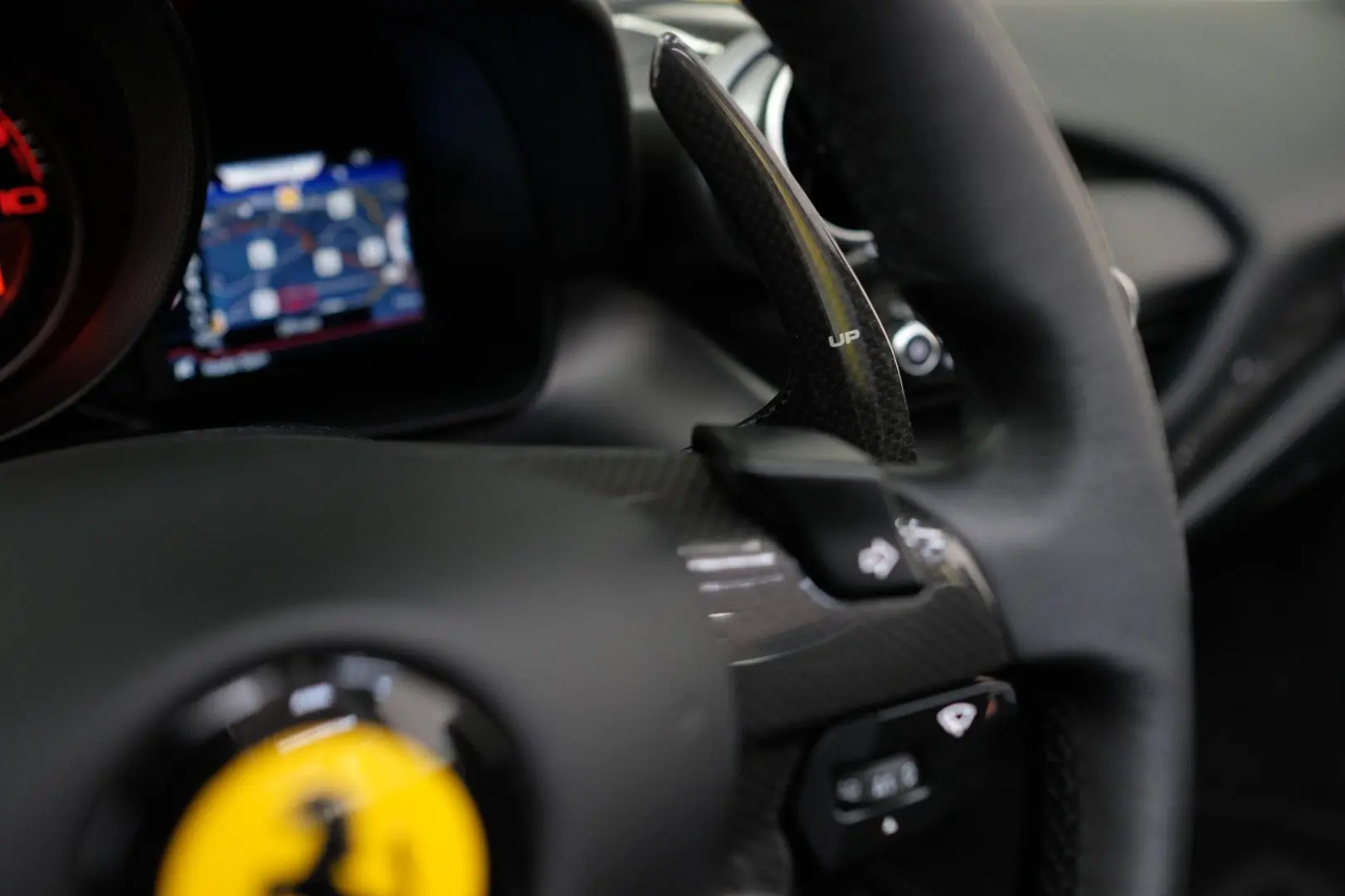 F8 Spider/CARBON/LIFT/PASS.DISPL/RACINGSEATS/JBL