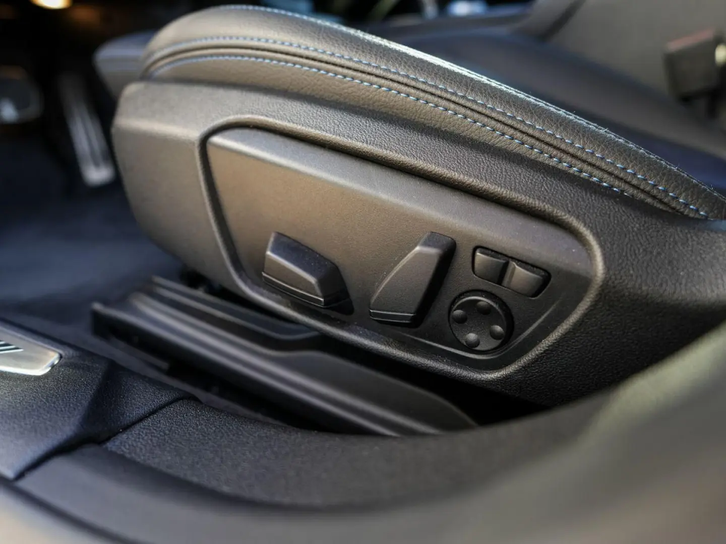 220i Gran Coupe M-Sport ACC HuD H&K RFK KoZg