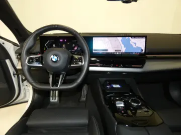 520d xDrive M Sportpaket*HUD*Leder*LM 21Zoll