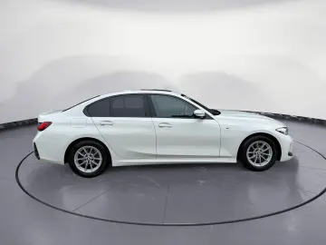 320d M Sport Navi Klima PDC Kamera HiFi AHK Glas