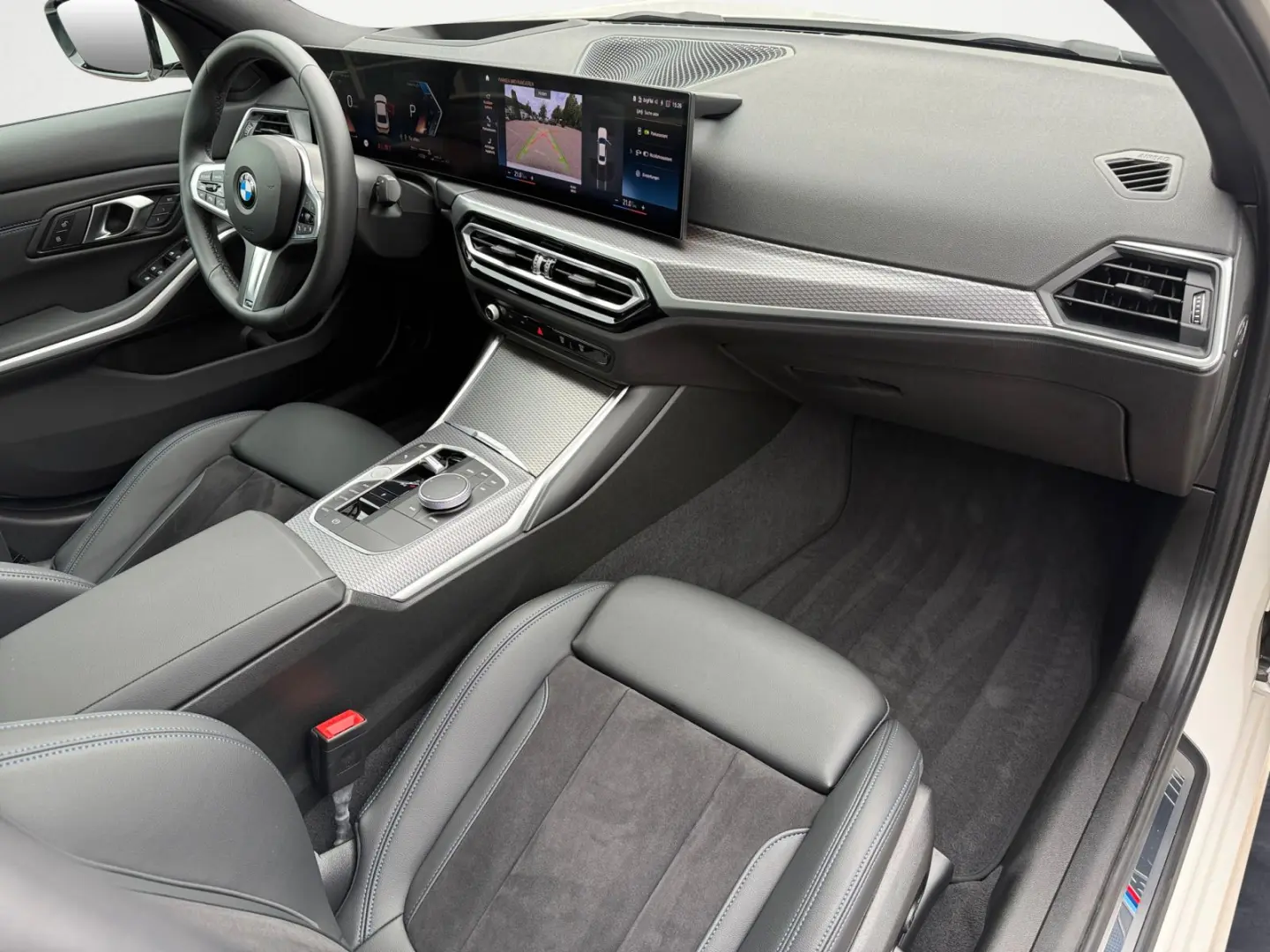 320d M Sport Navi Klima PDC Kamera HiFi AHK Glas