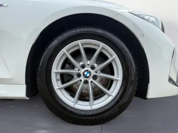 320d M Sport Navi Klima PDC Kamera HiFi AHK Glas