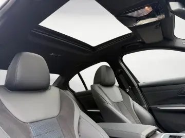 320d M Sport Navi Klima PDC Kamera HiFi AHK Glas