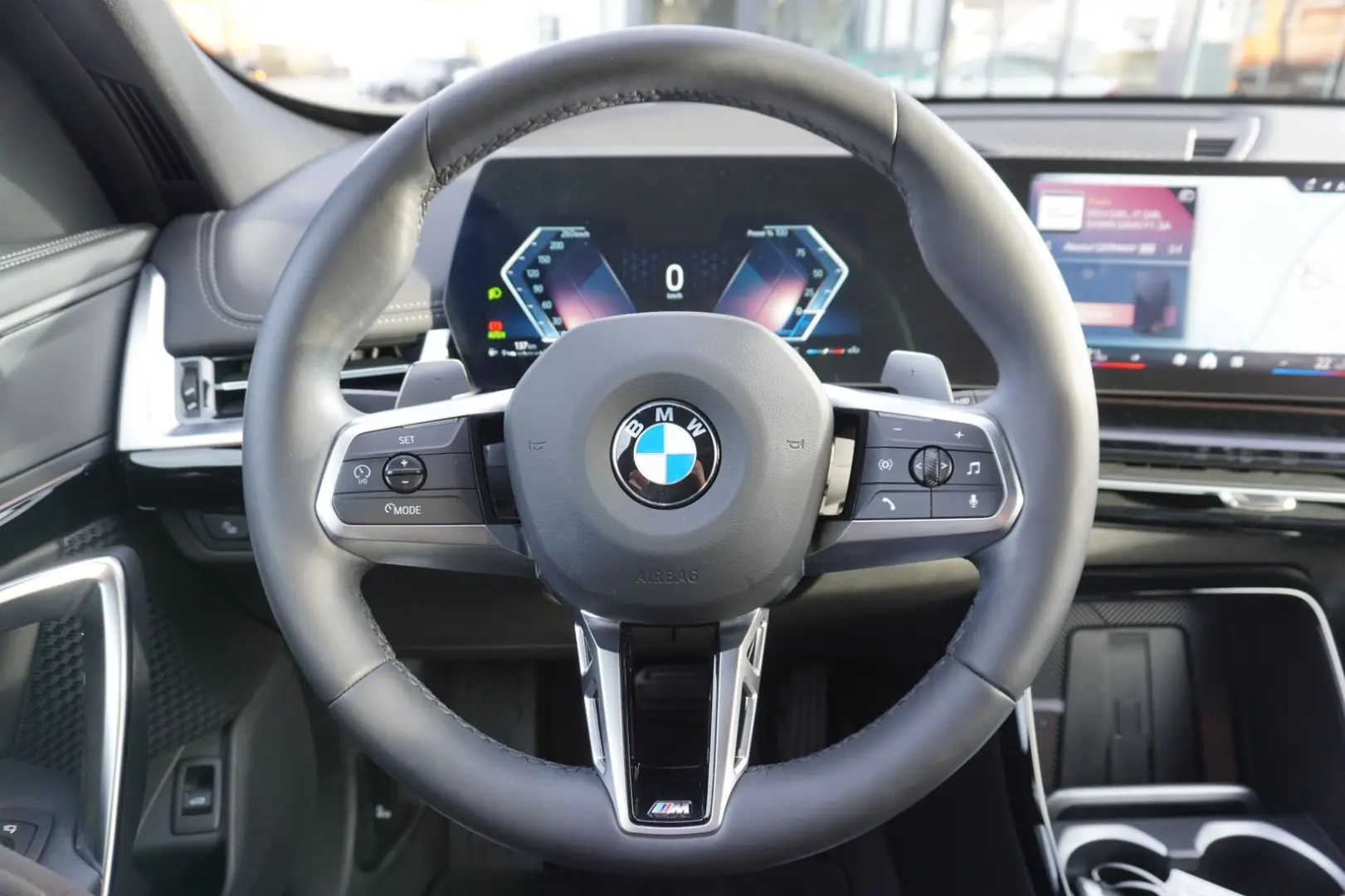X1 sDrive18i xLine AHK Sportsitze HeadUp Kamera