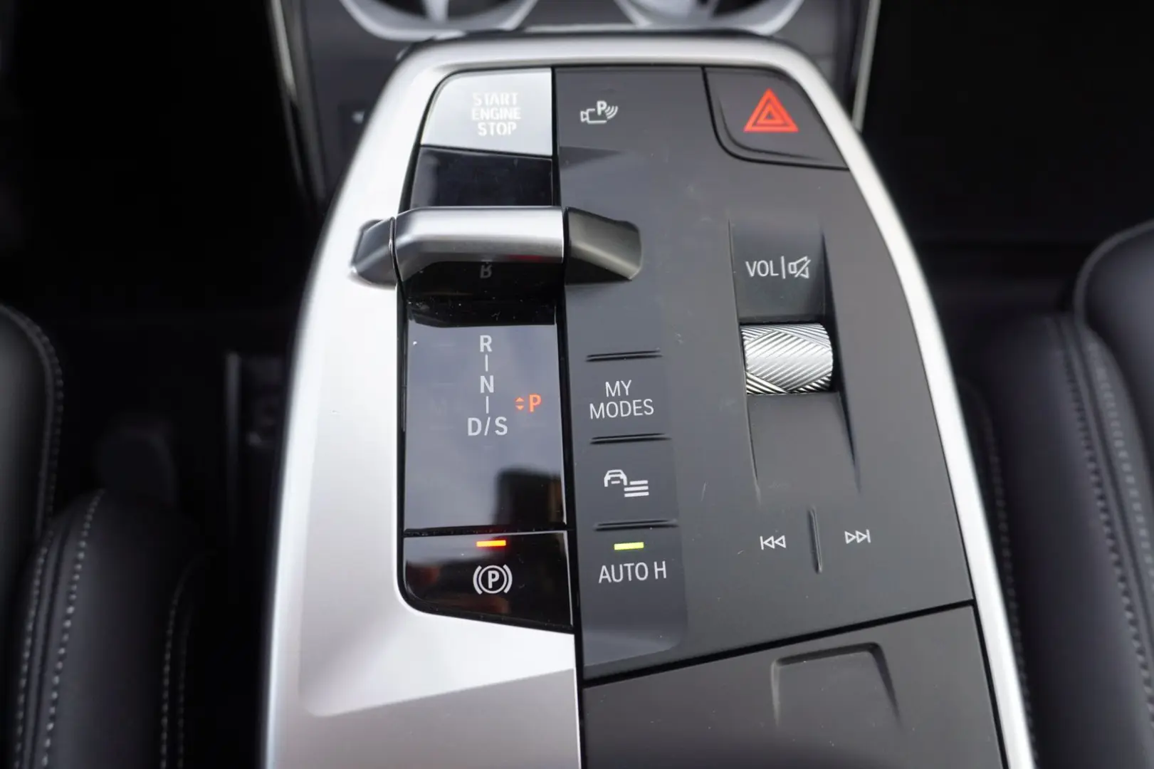 X1 sDrive18i xLine AHK Sportsitze HeadUp Kamera