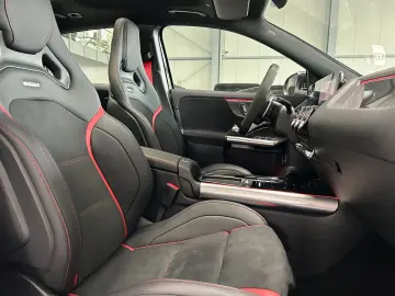 GLA 45 AMG S 4M+ DISTRONIC-AHK-PER.SITZ-PANORAMA