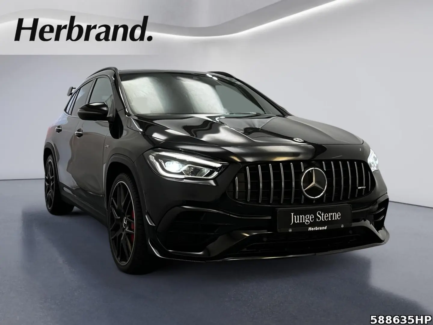 GLA 45 AMG S 4MATIC+  Night Panorama 21