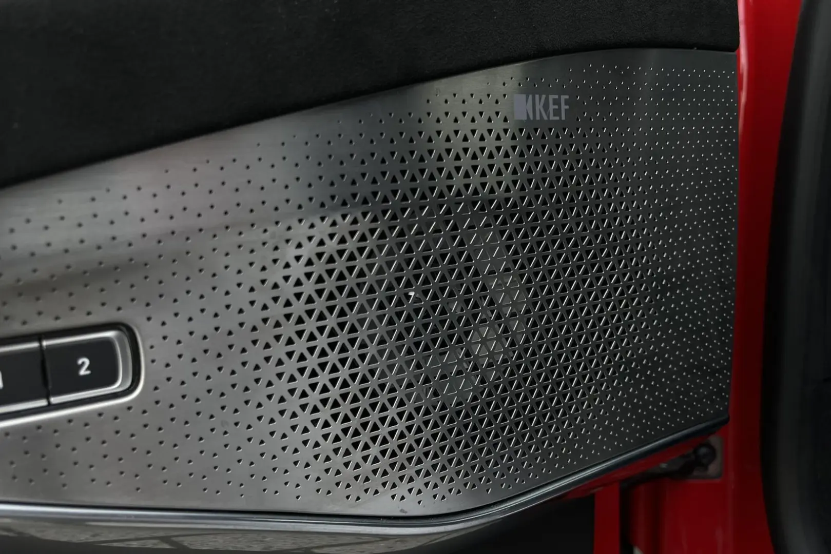 Emira 2.0 T automatik Full Black Pack| LED | KEF