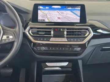 X3 xDrive20iA Navi.LED.AHK.ParkAss.SHZ.Keyl.DAB